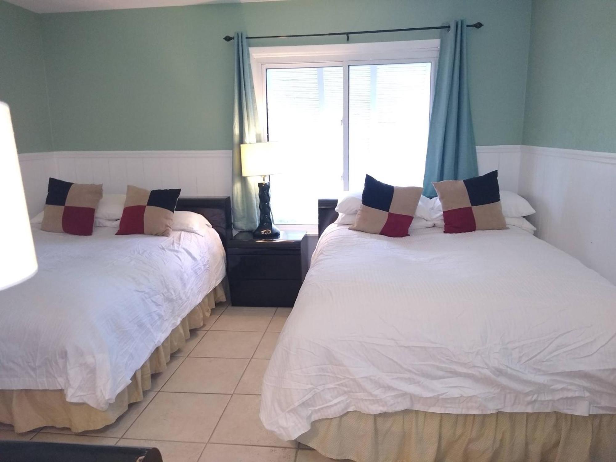 Affordable Two Bedroom Tropical Condo - Private Beach, Pools, Hot Tub St. Petersburg Exteriér fotografie