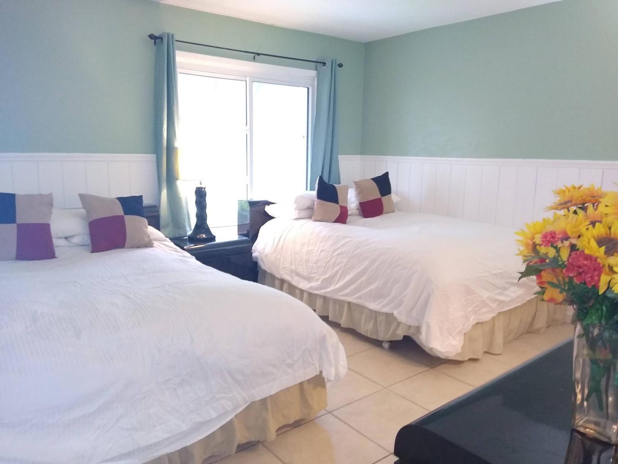 Affordable Two Bedroom Tropical Condo - Private Beach, Pools, Hot Tub St. Petersburg Exteriér fotografie