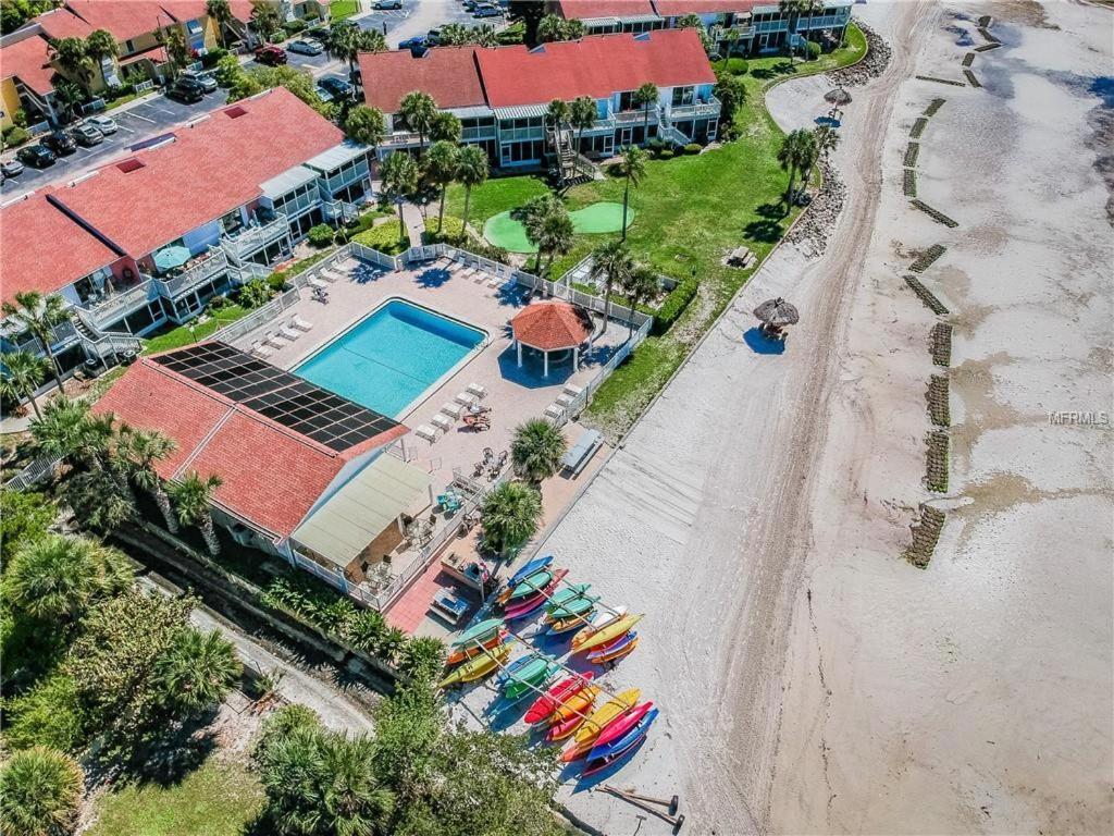 Affordable Two Bedroom Tropical Condo - Private Beach, Pools, Hot Tub St. Petersburg Exteriér fotografie