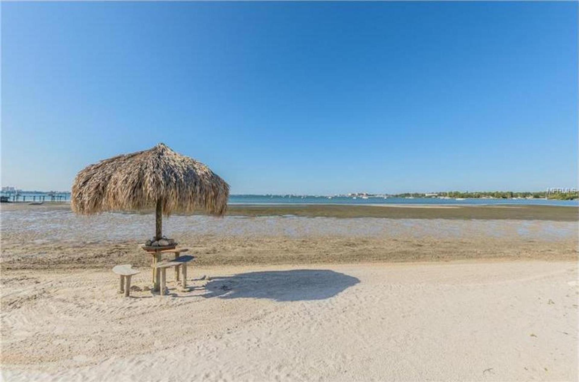 Affordable Two Bedroom Tropical Condo - Private Beach, Pools, Hot Tub St. Petersburg Exteriér fotografie