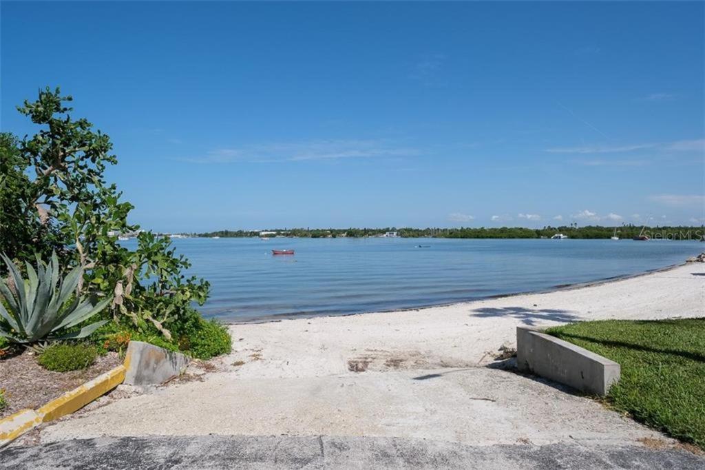 Affordable Two Bedroom Tropical Condo - Private Beach, Pools, Hot Tub St. Petersburg Exteriér fotografie