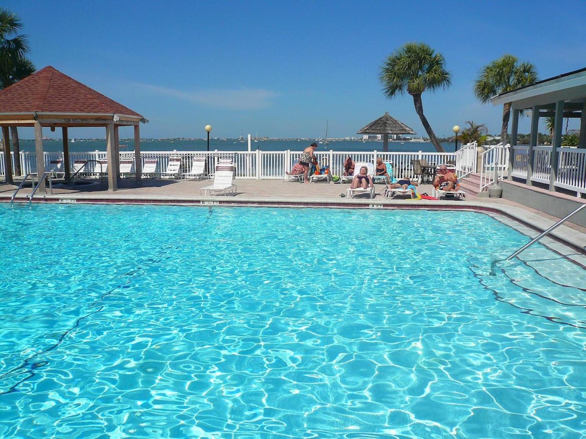 Affordable Two Bedroom Tropical Condo - Private Beach, Pools, Hot Tub St. Petersburg Exteriér fotografie