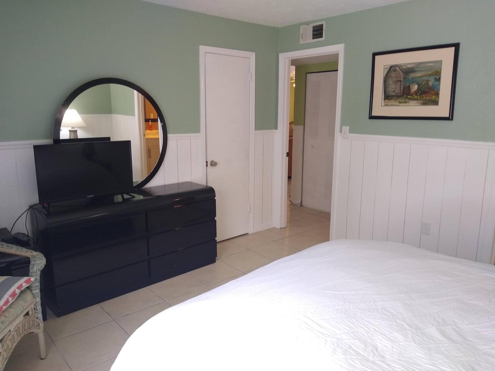 Affordable Two Bedroom Tropical Condo - Private Beach, Pools, Hot Tub St. Petersburg Exteriér fotografie