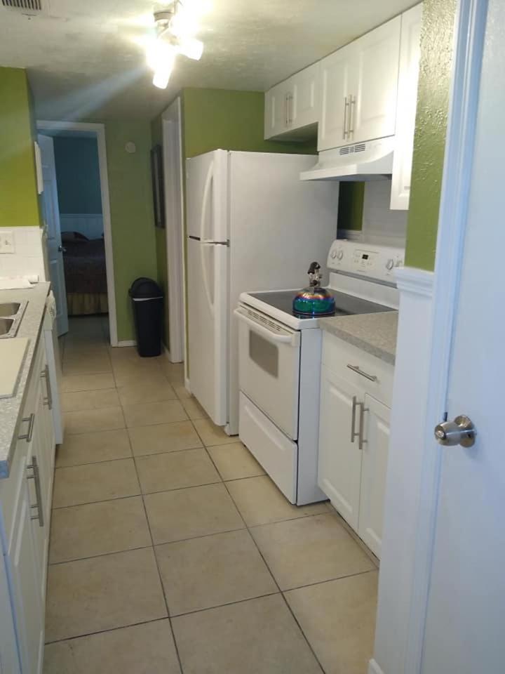 Affordable Two Bedroom Tropical Condo - Private Beach, Pools, Hot Tub St. Petersburg Exteriér fotografie