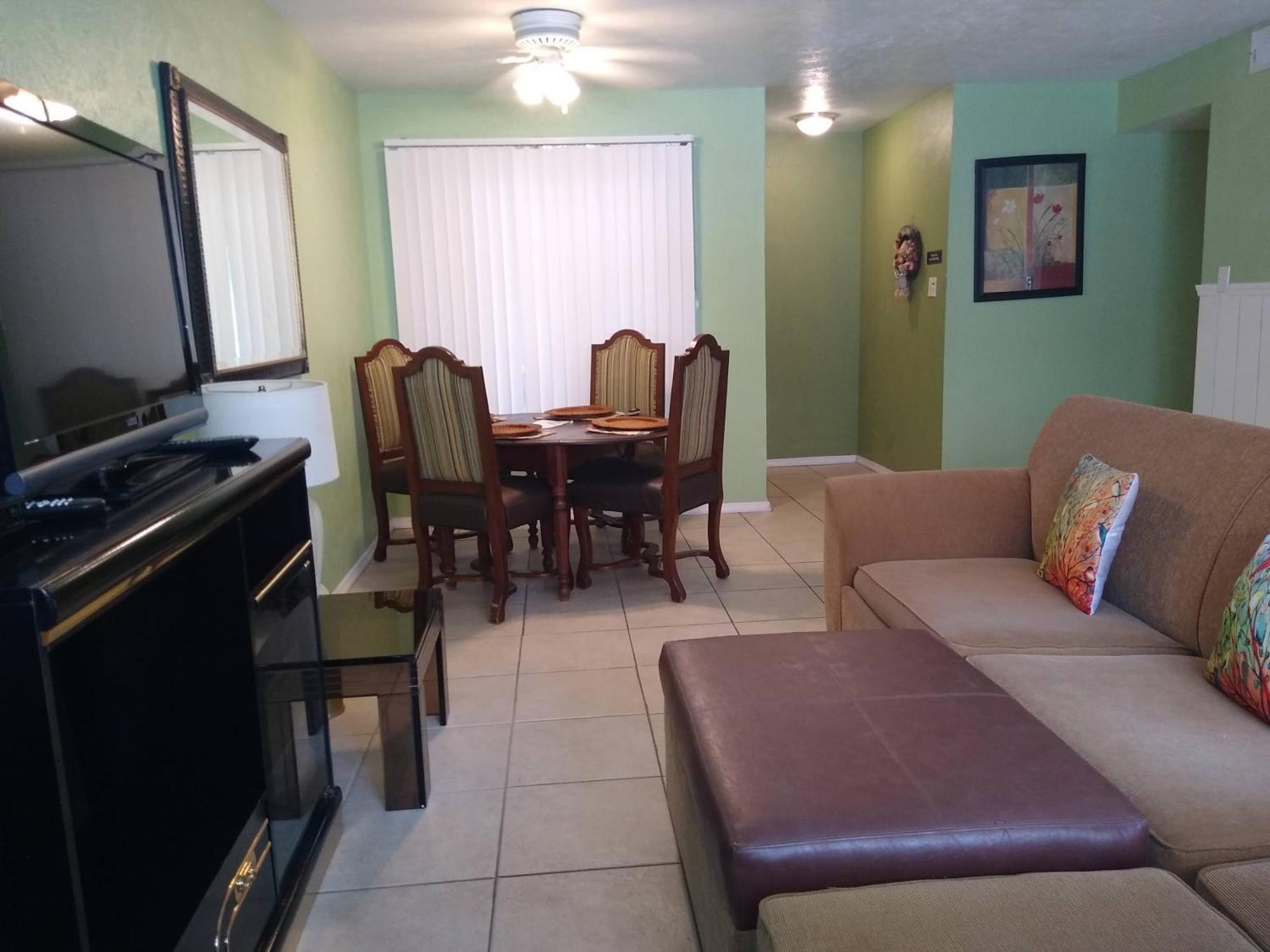 Affordable Two Bedroom Tropical Condo - Private Beach, Pools, Hot Tub St. Petersburg Exteriér fotografie