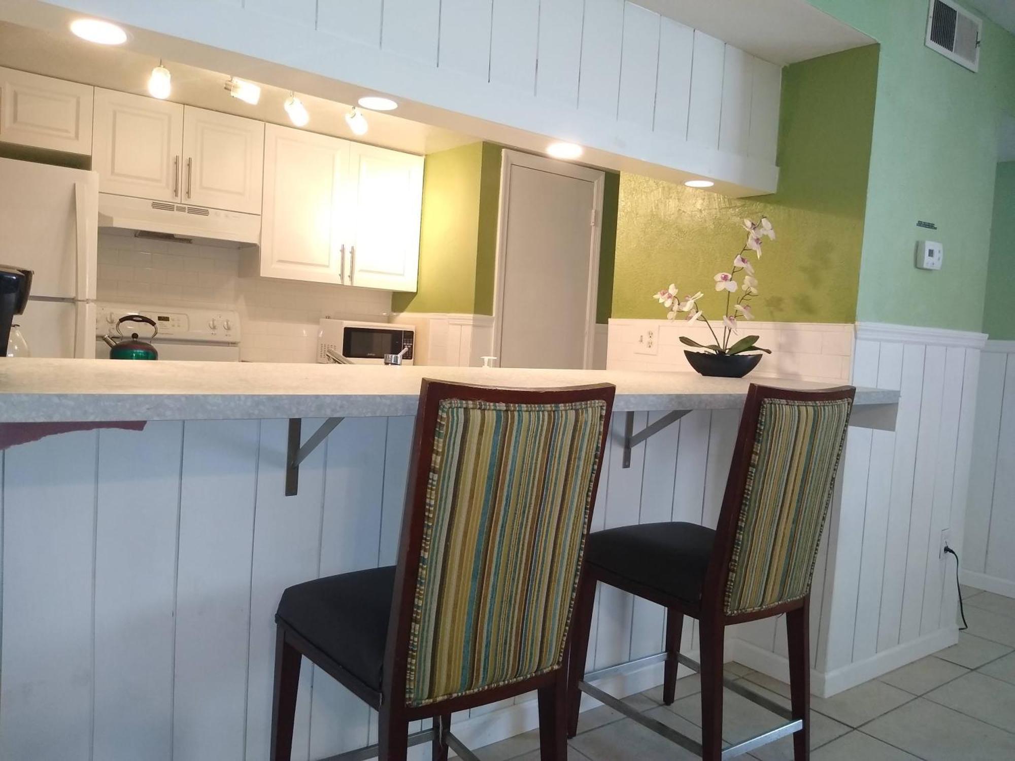 Affordable Two Bedroom Tropical Condo - Private Beach, Pools, Hot Tub St. Petersburg Exteriér fotografie
