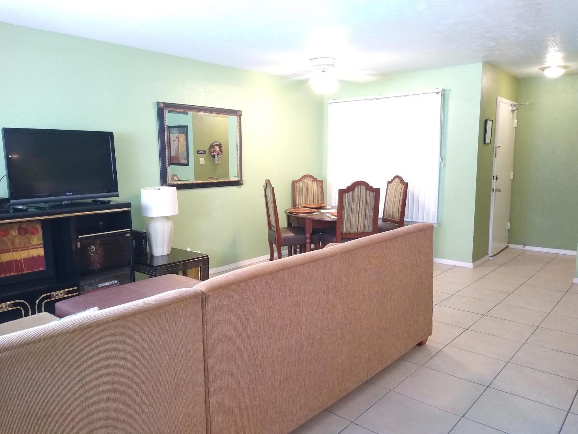 Affordable Two Bedroom Tropical Condo - Private Beach, Pools, Hot Tub St. Petersburg Exteriér fotografie